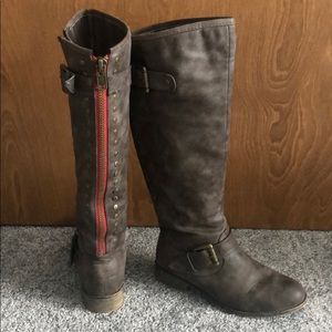 Madden girl talk boot brown 7.5 med